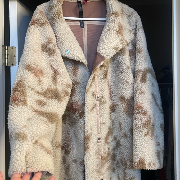 Lululemon Knee length winter coat - NEVER WORN - Picture 3 of 9